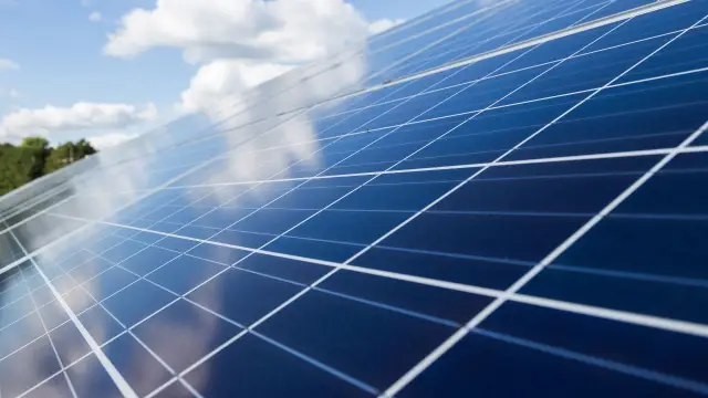 Blick zum Nachbarn: Photovoltaikanlage & Wärmepumpe erhöhen den Immobilienwert